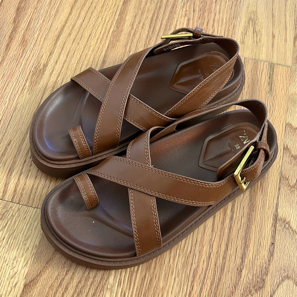 ZARA CROSS STRAP FLAT SANDALS | US 7.5